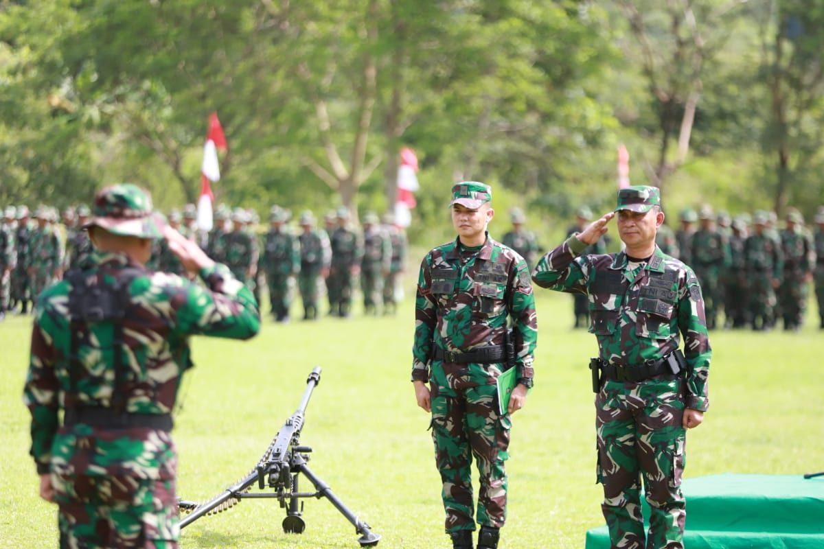 Komando Distrik Militer 1801 Manokwari memimpin upacara TMMD Reguler ke-119